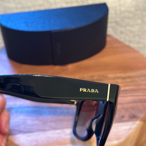 Prada SPR 07P-A Sunglasses Black EUC - Picture 9 of 13